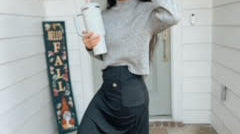 Women's Clothing Essentials for Travel: Space-Saving and Cost-Effective Options