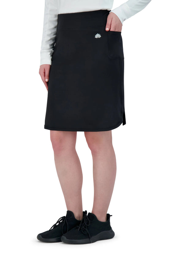 Snoga Athletics black sport pocket skirt with side pocket, worn by woman, activewear style