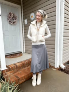 4 Top Tips for Dressing Modestly While Traveling