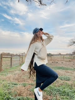 Snoga Travel Skirts: Seamlessly Transition from Day to Night in Style